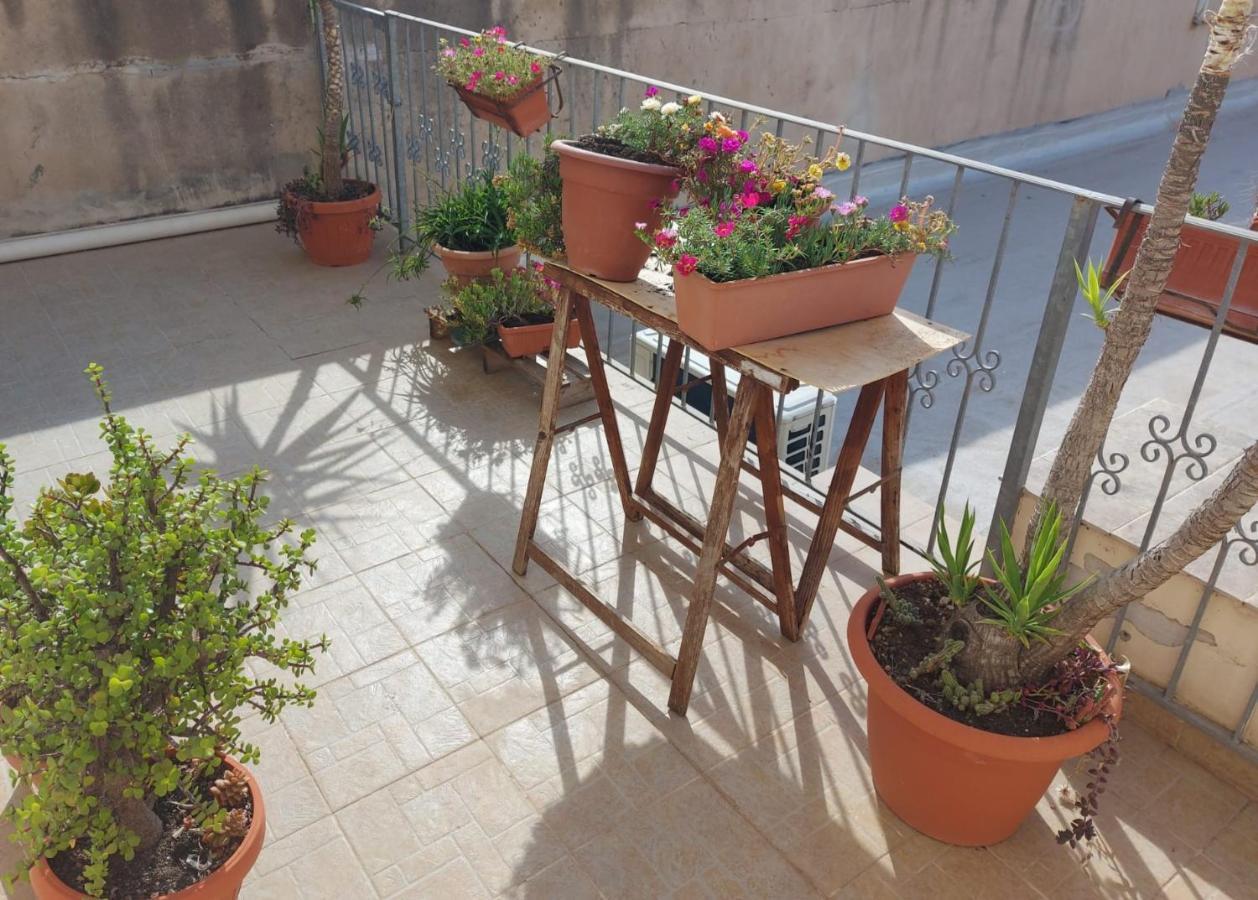 Sette33- Appartamento Centrale, 2 Camere , Terrazzo , Ben Servito Alghero Exterior foto